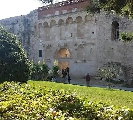 Appartamento In Beautiful Diocletian's Palace Spalato