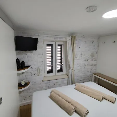 Appartamento In Beautiful Diocletian's Palace Spalato